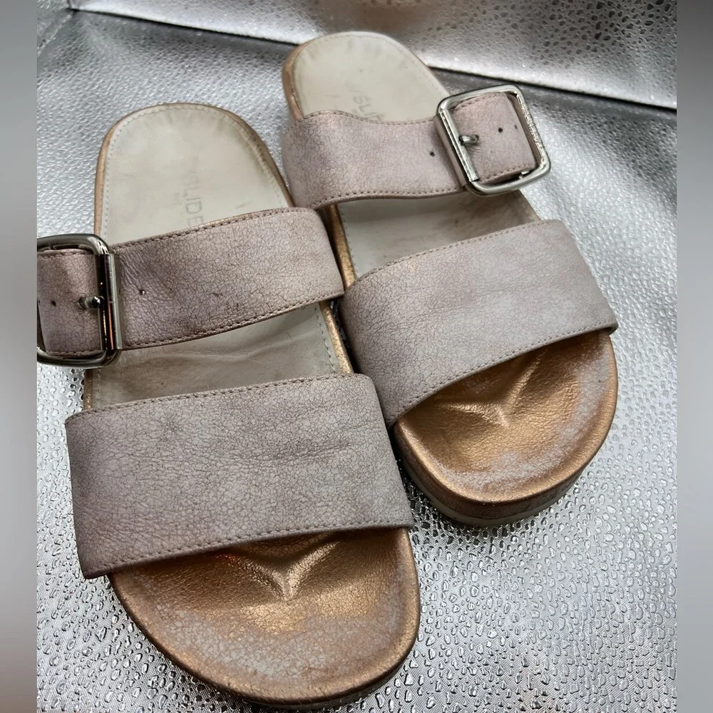 J Slides- Essie Sandals! - Picture 7 of 9